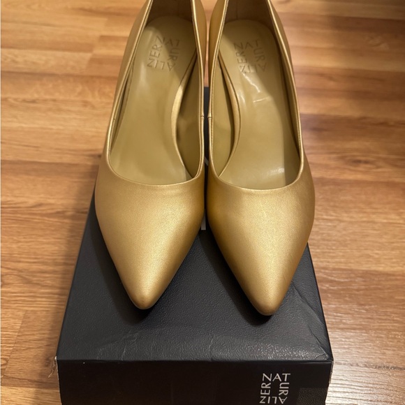 Women’s Dark Gold Heels by Naturalizer - Picture 1 of 8